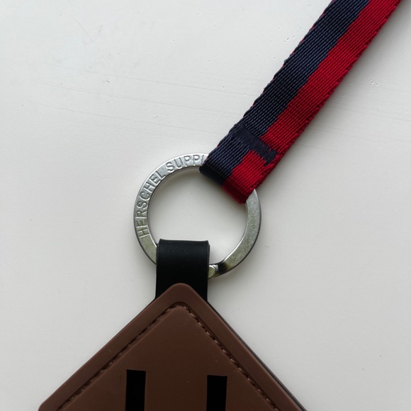 Herschel Supply Keychain \ Keyring - Picture 2 of 5